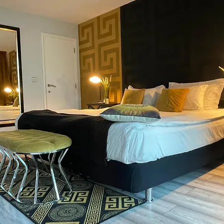 Simply Stunning Jacuzzi Panoramic View Apartment Birmingham
